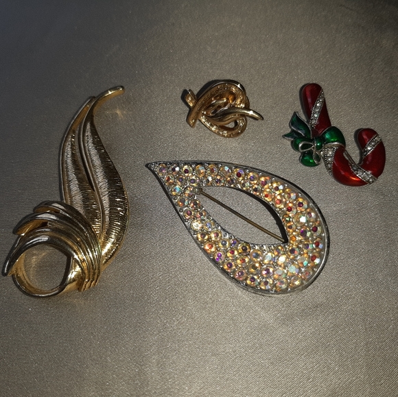 Set of 4 pins, brooches - Picture 1 of 4